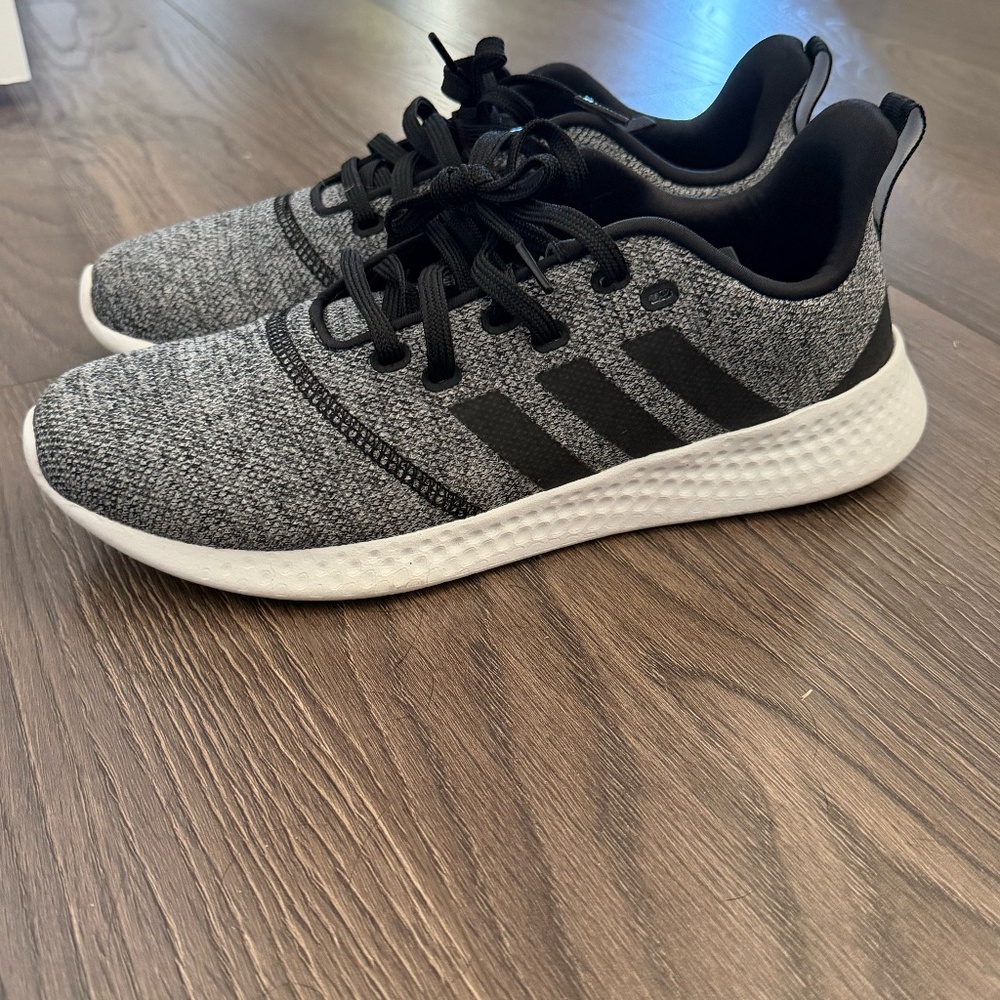 EXCELLENT ADIDAD CLOUDFOAM SNEAKERS - SIZE 11 -WOMENS WORN ONCE